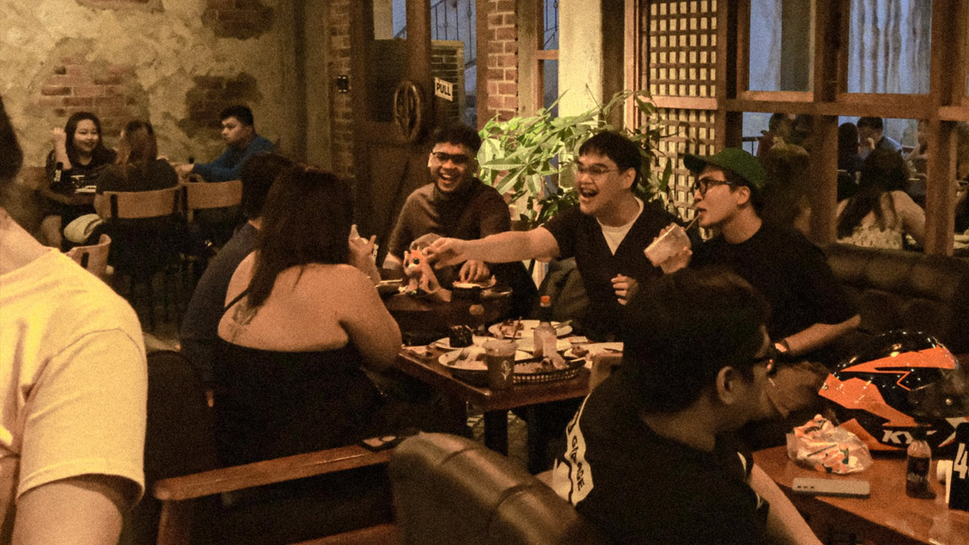 ArcoDiez_Dining
