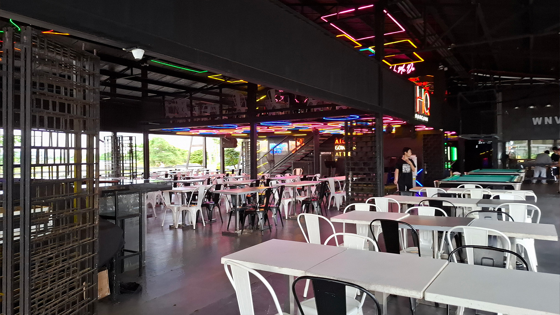 HQBarcade_Seating1